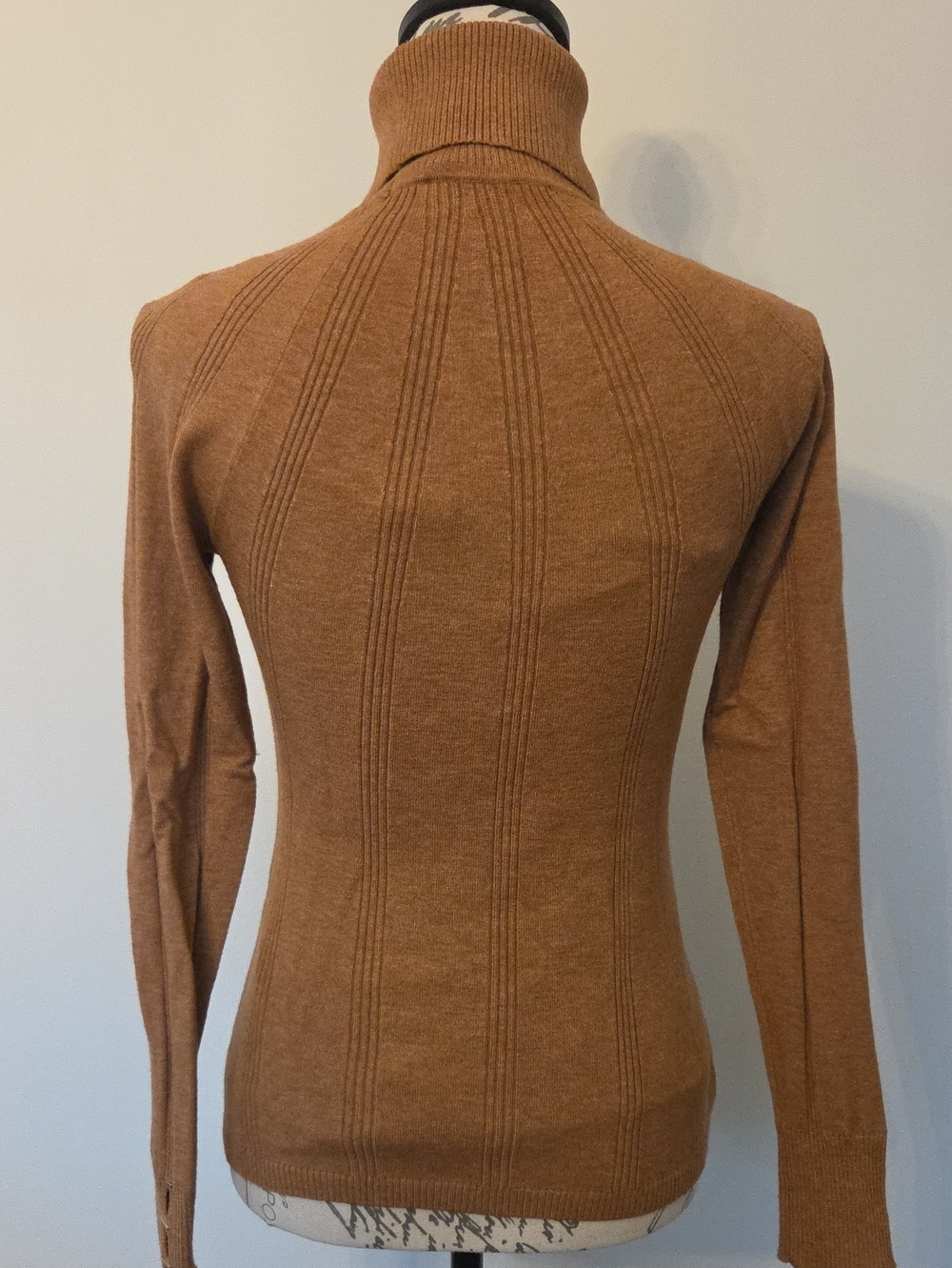 WHITE HOUSE BLACK MARKET RIBBED CAMEL TAN TURTLENECK PULLOVER XS - Picture 7 of 10